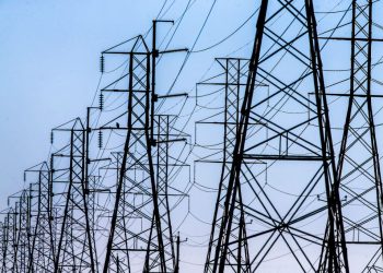 ENRE fijó un nuevo cuadro tarifario para Edenor y Edesur, con bajas promedio del 7% para el Nivel 1