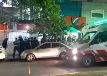 Escándalo en Vélez: disturbios y un herido en cierre de campaña de una agrupación