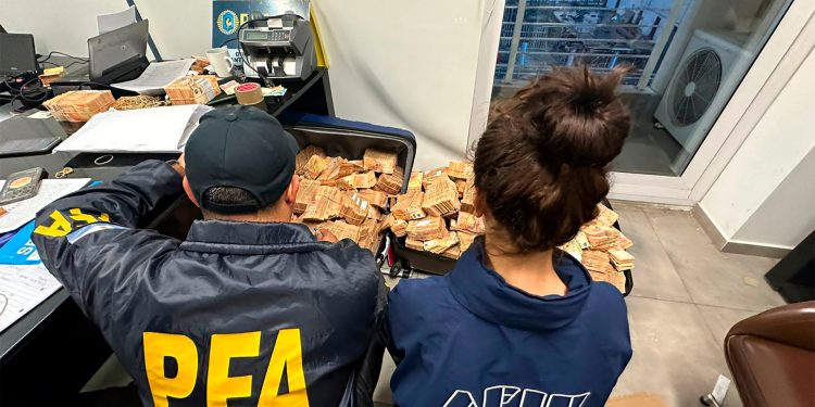 Fariña dijo que fue a visitar a un amigo en la “cueva” allanada donde fue detenido