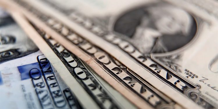 Finaliza la cotización fija del dólar oficial y vuelve el esquema de “crawling peg”
