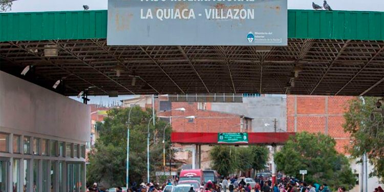 Intentaron ingresar al país con 6 kilos de cocaína y quedaron detenidas
