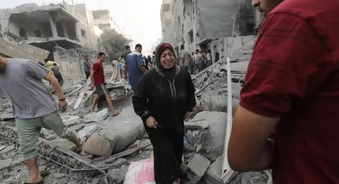 Israel da ultimátum de cuatro horas para evacuar civíles al sur de Gaza