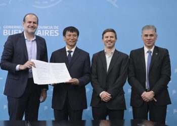 Kicillof anunció inversiones millonarias y cruzó a Milei: «Sería criminal para el país romper relaciones con China»