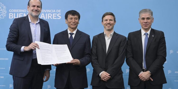 Kicillof anunció inversiones millonarias y cruzó a Milei: «Sería criminal para el país romper relaciones con China»