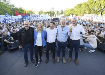 Kicillof arrancó la campaña para el 19: «No es momento de descansar ni detenerse»