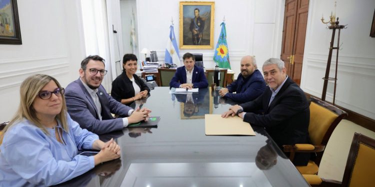 Kicillof prepara el blindaje de la provincia frente a la motosierra de Milei