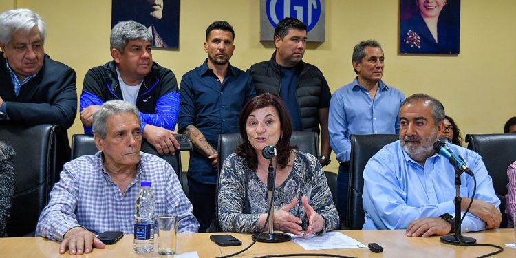 La CGT presentó a los candidatos sus 15 puntos para un gobierno de unidad nacional