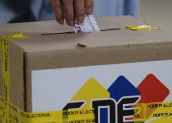 La oposición eligió al rival de Maduro en unas primarias cargadas de desafíos