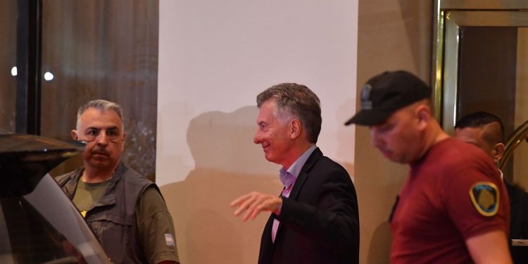 Macri se retiró del hotel Libertador tras reunirse con Javier Milei