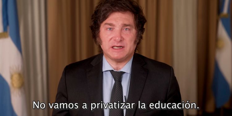 Marcha atrás: Milei se desdice de algunas de sus propuestas en el nuevo spot de campaña