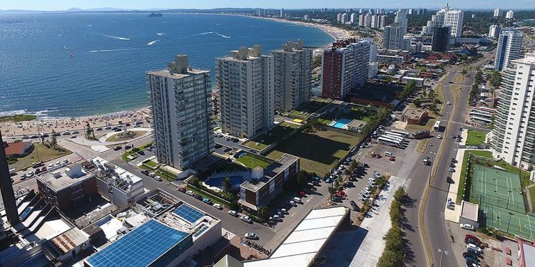 Más del 90% de los argentinos en Maldonado votó a Javier Milei