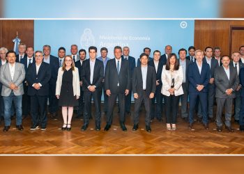 Massa garantizó los fondos a las provincias para el pago de sueldos y aguinaldos