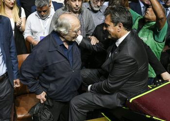 Massa recibió apoyo de expresidentes, dirigentes políticos e intelectuales de Europa y Latinoamérica