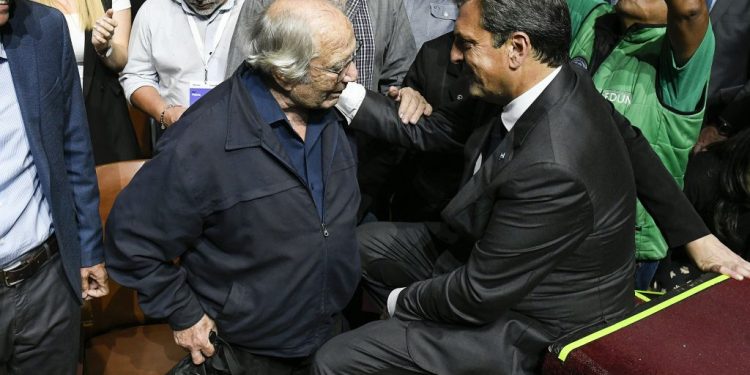 Massa recibió apoyo de expresidentes, dirigentes políticos e intelectuales de Europa y Latinoamérica