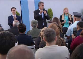 Massa: “Sólo a aquellos que van a escucharse a sí mismos les molesta la tos”