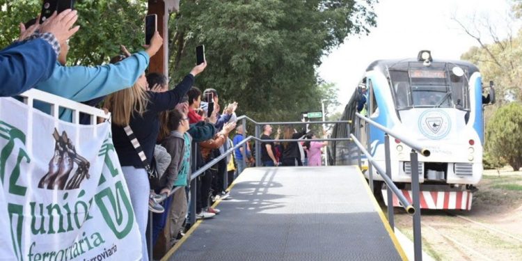 Medio siglo después, el Tren de las Sierras volvió a La Cumbre: «No queremos regresar a los ’90»