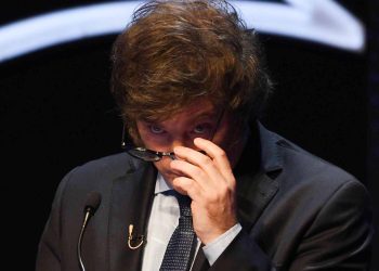 Milei ahora rechaza el mercado de órganos y dice que “no negocia” el cierre del BCRA