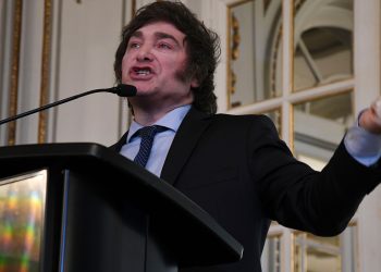 Milei, el candidato que podría instalar a la ultraderecha en el Gobierno