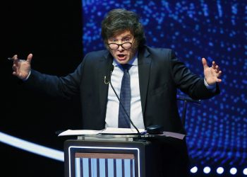 Nature, la revista científica más prestigiosa del mundo, criticó a Milei por sus ataques a la ciencia