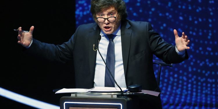 Nature, la revista científica más prestigiosa del mundo, criticó a Milei por sus ataques a la ciencia