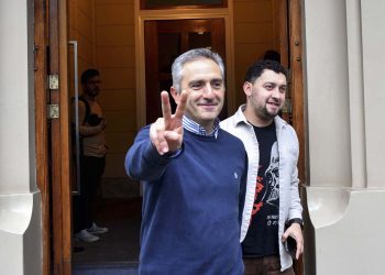 Para Larroque, en el debate “quedó claro que Milei es una persona poco capacitada”