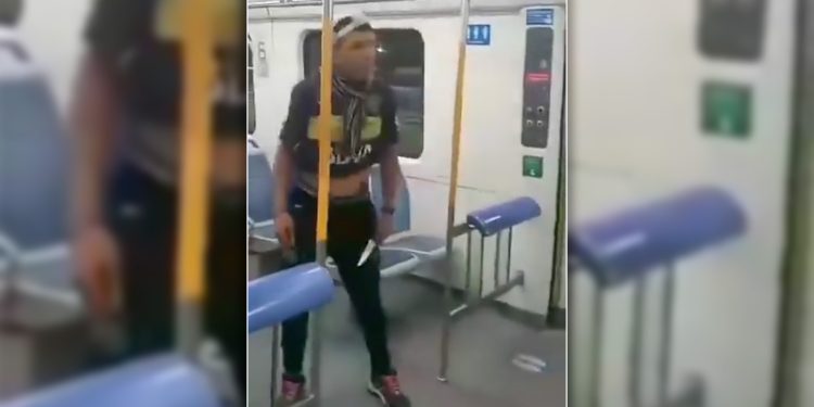 Policías redujeron y detuvieron a un hombre que amenazó con un cuchillo en el tren Roca