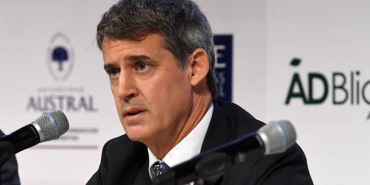 Prat Gay dijo que el apoyo “sin condiciones” de Macri a Milei es “un error”