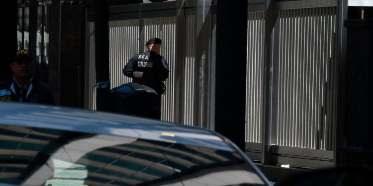Preventiva para el acusado de amenazar a embajadas de Israel, Irán y Estados Unidos