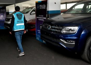 Procesaron a pareja que robó miles de dólares a adultos mayores con “el cuento del tío”