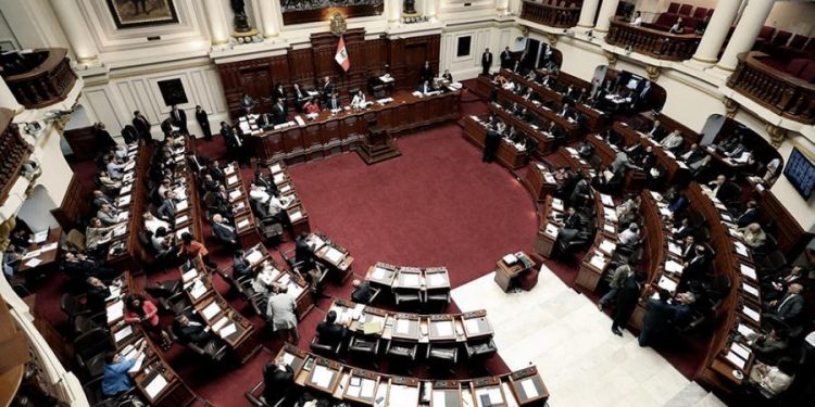 Renunció el ministro del Interior de Perú tras aprobarse una moción en su contra