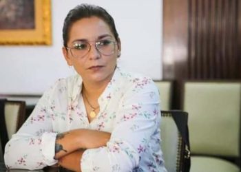 Repudio del PJ por un acto violento de jóvenes de LLA contra una concejala chaqueña