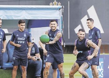 Scaloni duda: Di María o un volante