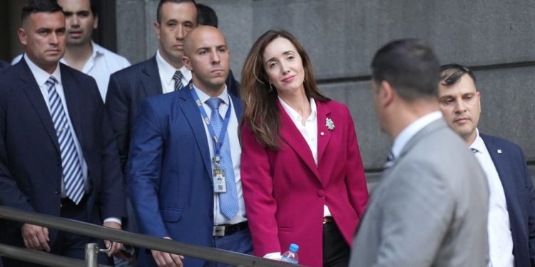 Sin foto, Cristina Kirchner y Victoria Villarruel se reunieron por la transición