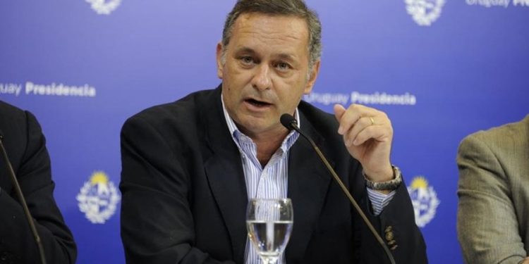 Un secretario de Lacalle Pou y cuatro frenteamplistas se postularon para la Presidencia