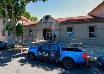 Un turista francés murió en una comisaría porteña a la que había ido a denunciar un robo