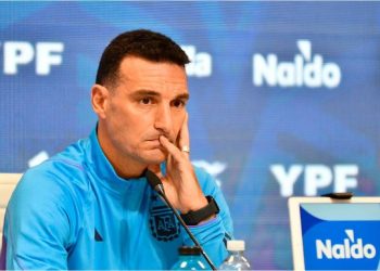 Una hincha y el pedido de millones: “Scaloni, no te vayas”