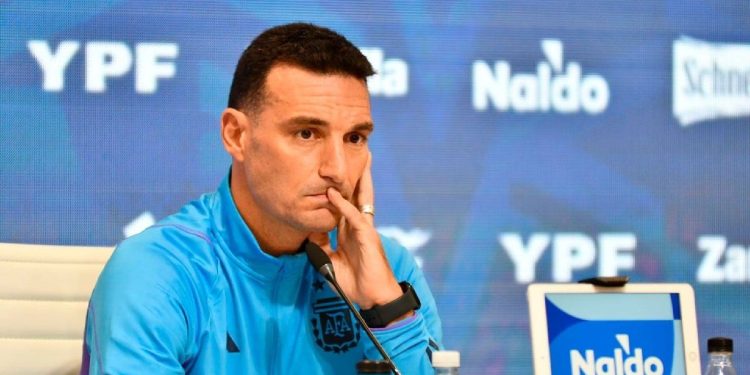 Una hincha y el pedido de millones: “Scaloni, no te vayas”