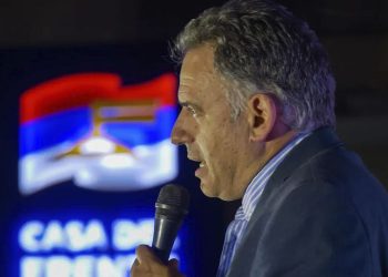 Yamandú Orsi lidera la interna del Frente Amplio por 18 puntos