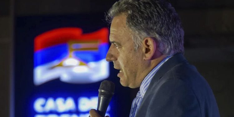 Yamandú Orsi lidera la interna del Frente Amplio por 18 puntos