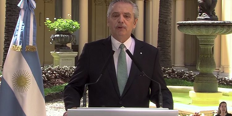 Alberto Fernández destacó la obra pública y la creación de empleo; reconoció las dificultades con la inflación y el ingreso