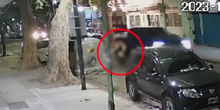 Arrastró a su novia con una camioneta en Flores y quedó preso por tentativa de femicidio