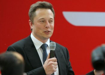 Aterradora advertencia de Elon Musk sobre el futuro de la IA: “Podría matarnos”