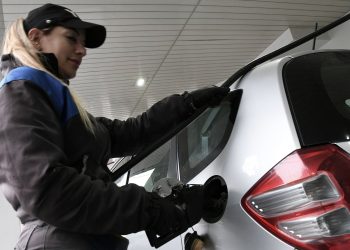 Aumentos de hasta el 30% en combustibles, con YPF a la cabeza del ajuste