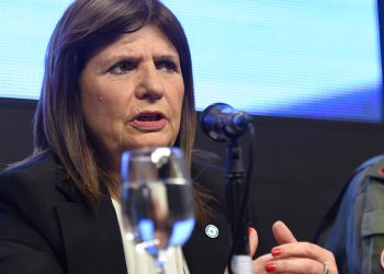 Bullrich dijo que el objetivo de los paros y manifestaciones es “voltear” al Gobierno