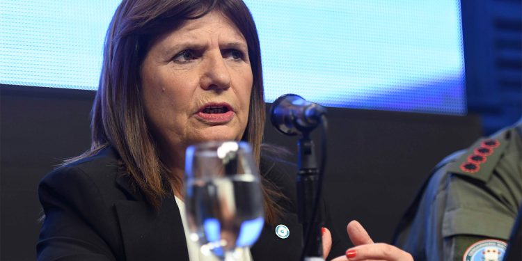 Bullrich dijo que el objetivo de los paros y manifestaciones es “voltear” al Gobierno
