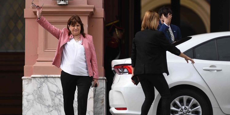 Bullrich se comprometió a trabajar “para que cada familia se sienta segura”