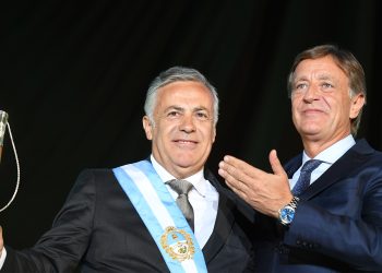 Cornejo asumió un nuevo mandato y llamó a la “sensatez, el diálogo y a crear consensos”