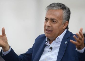 Cornejo reunió a su tropa y les advirtió que habrá que “prepararse” para los cambios en el modelo económico