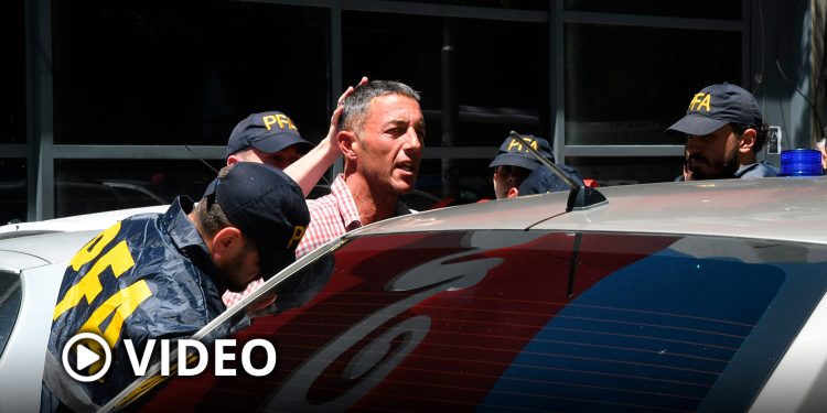 Detuvieron al hombre que arrojó un botellazo a Milei durante la asunción presidencial