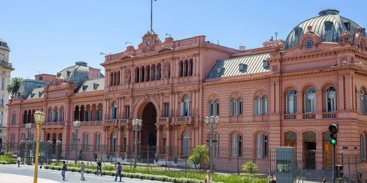 DNU de desregulación de la economía en VIVO: Javier Milei presentó los detalles por cadena nacional